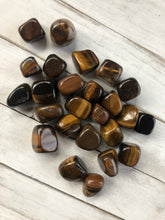 Load image into Gallery viewer, Tiger eye tumbled stone ✨