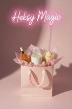 Load image into Gallery viewer, Flower bouquet gift box
